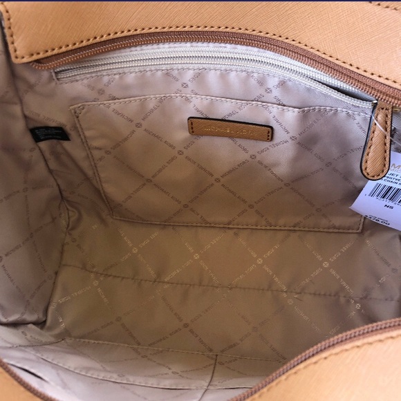 🥰🥰 Michale Kors Chain Tote Wallet Bundle - Picture 7 of 7